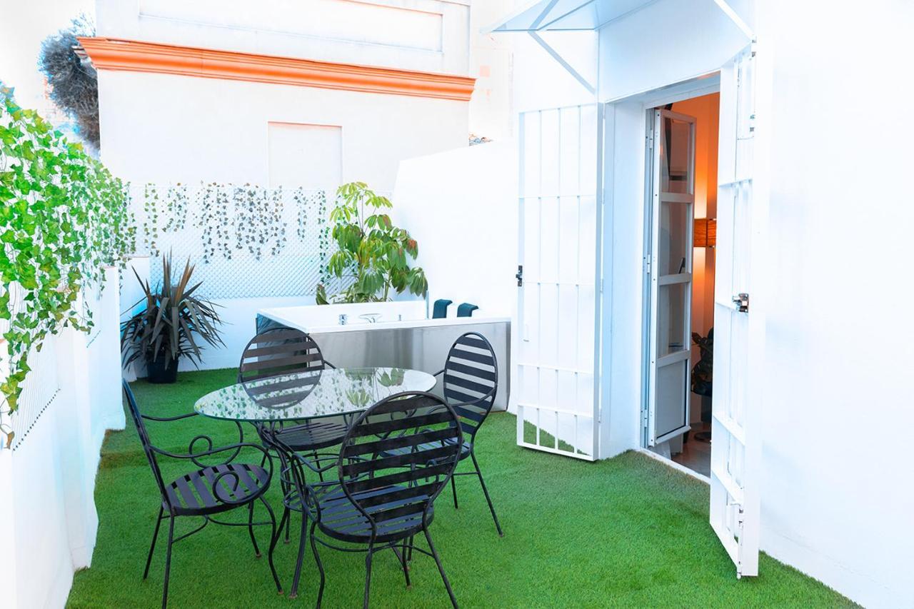 Downtown Apartment With Private Terrace & Jacuzzi Sevilha Exterior foto