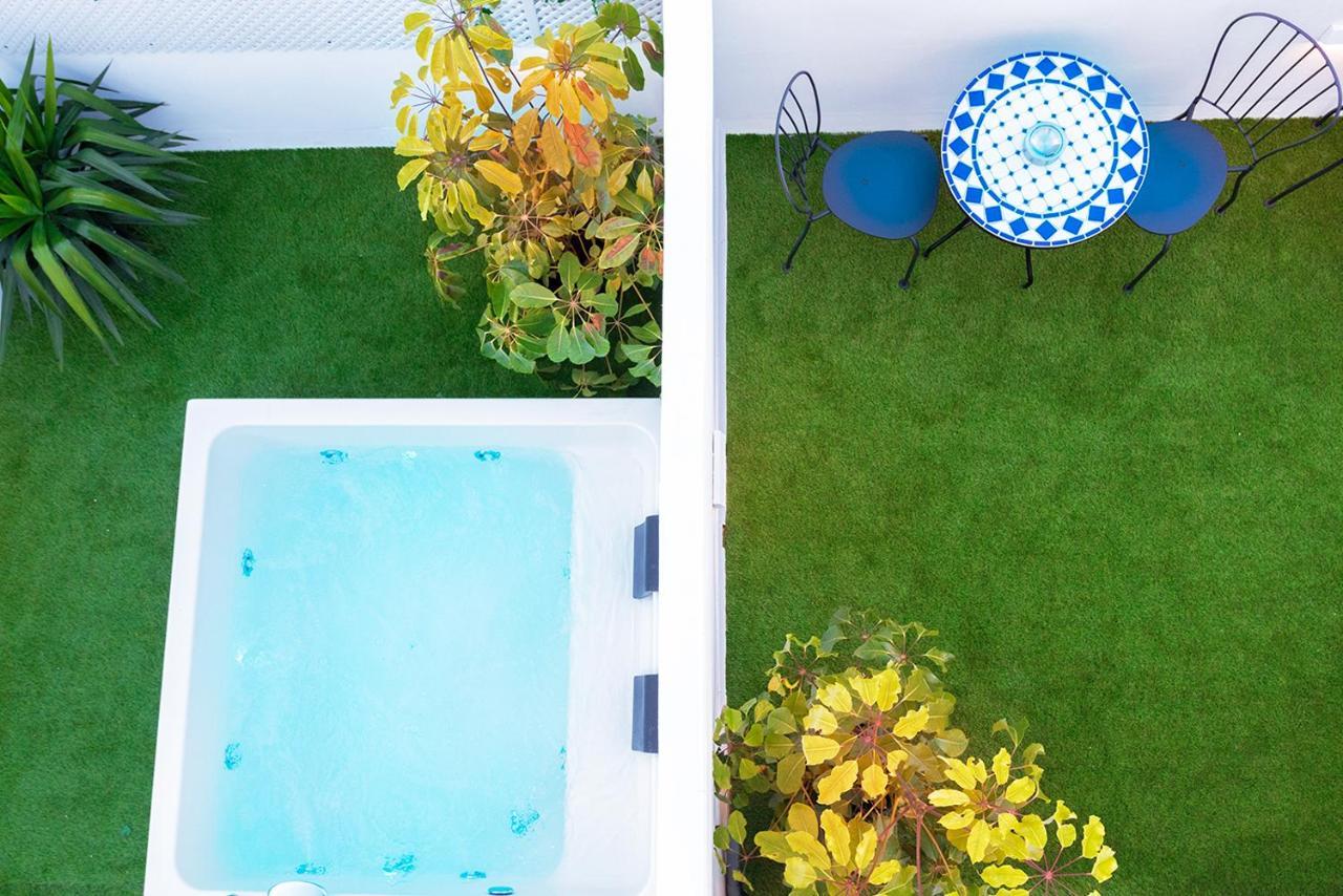 Downtown Apartment With Private Terrace & Jacuzzi Sevilha Exterior foto